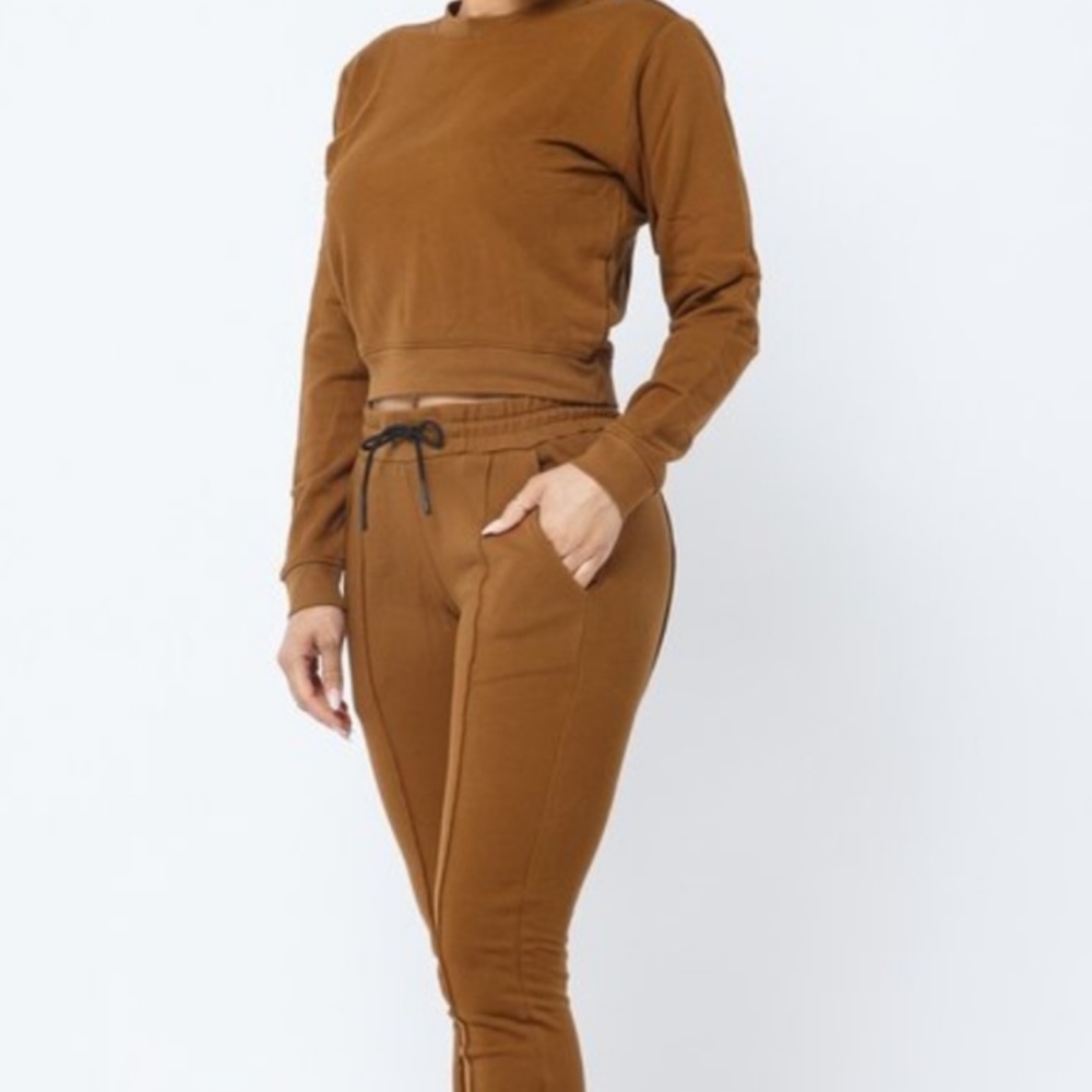 Frech Terry Solid pants set with long sleeve Top and anckels zipper.